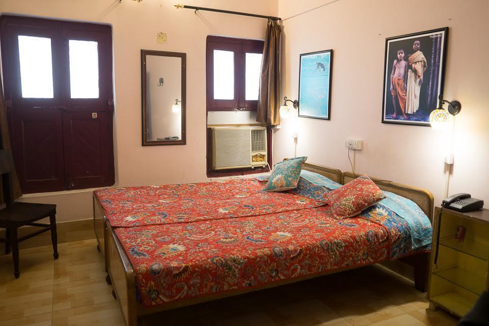 Brown Bread Bakery Guest House Varanasi Exterior foto